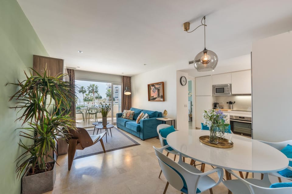 Front line beach apartment 2 bedr Apartment in Marbella