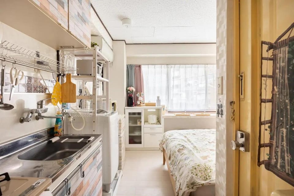 Bed, Kitchen or kitchenette