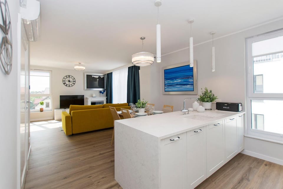 TV and multimedia, Balcony/Terrace, Living room, Decorative detail, Seating area, hair dresser, air conditioner