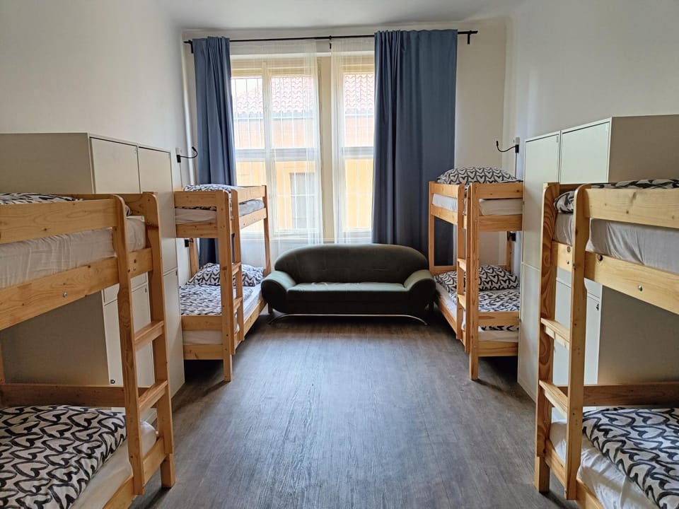 Bed, Photo of the whole room, bunk bed, locker