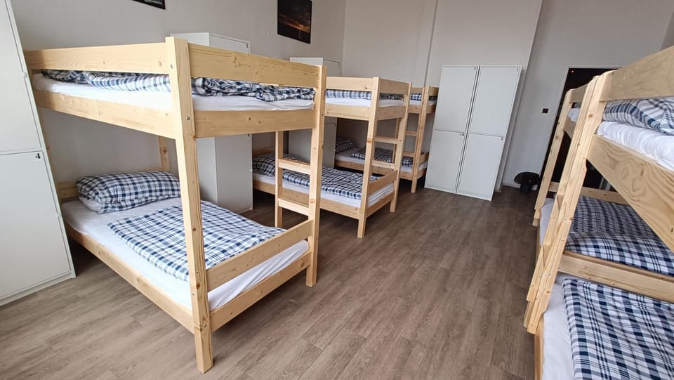 Bed, Photo of the whole room, bunk bed, locker