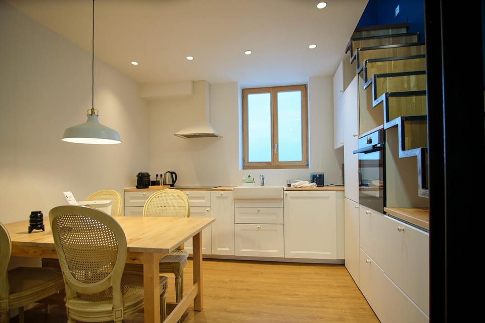 Kitchen or kitchenette, Dining area, dishwasher, minibar, oven, pet friendly, stove, toaster