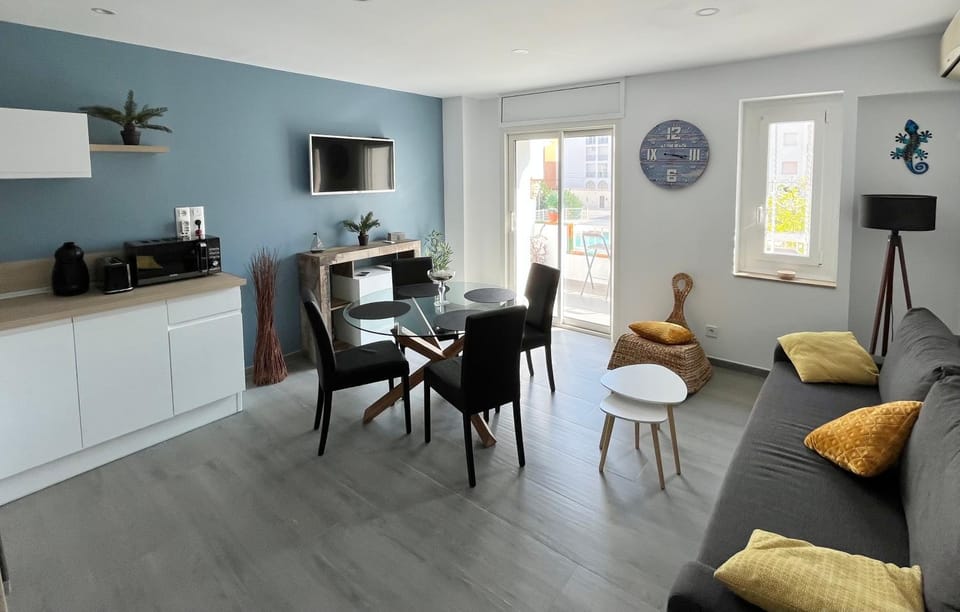 TV and multimedia, Living room, Dining area, storage, air conditioner