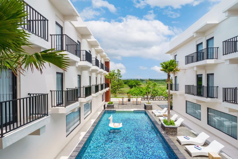 Swimming pool