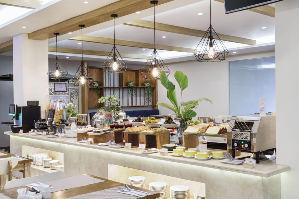 Restaurant/places to eat, Buffet breakfast