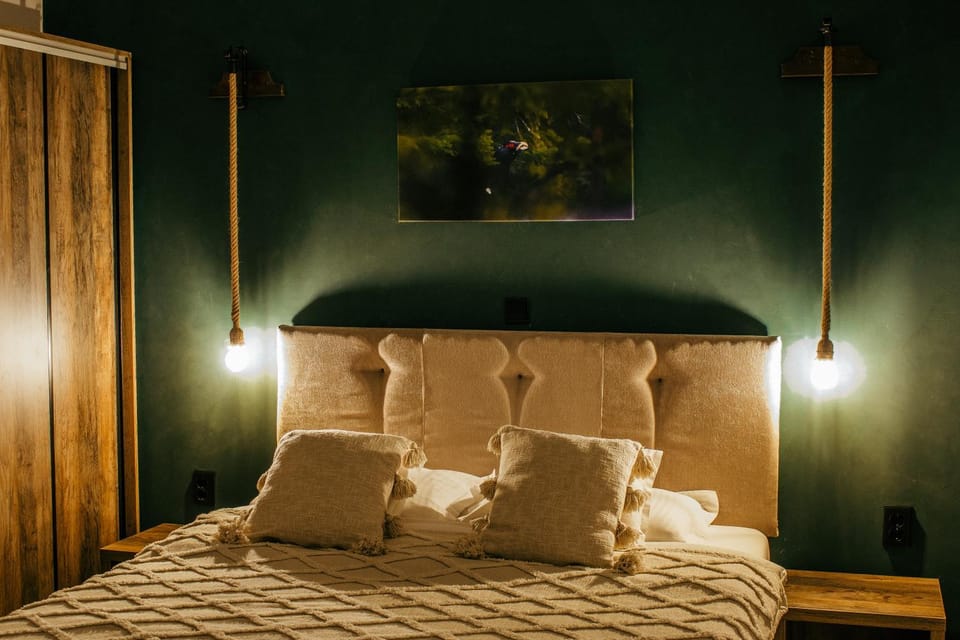 Patio, Bed