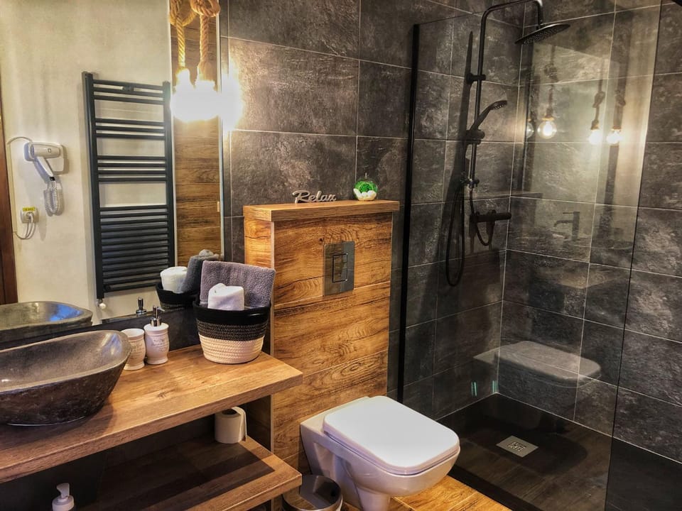 Shower, Bathroom, heating, towels