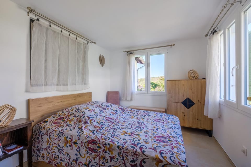 Property building, Living room, Bedroom