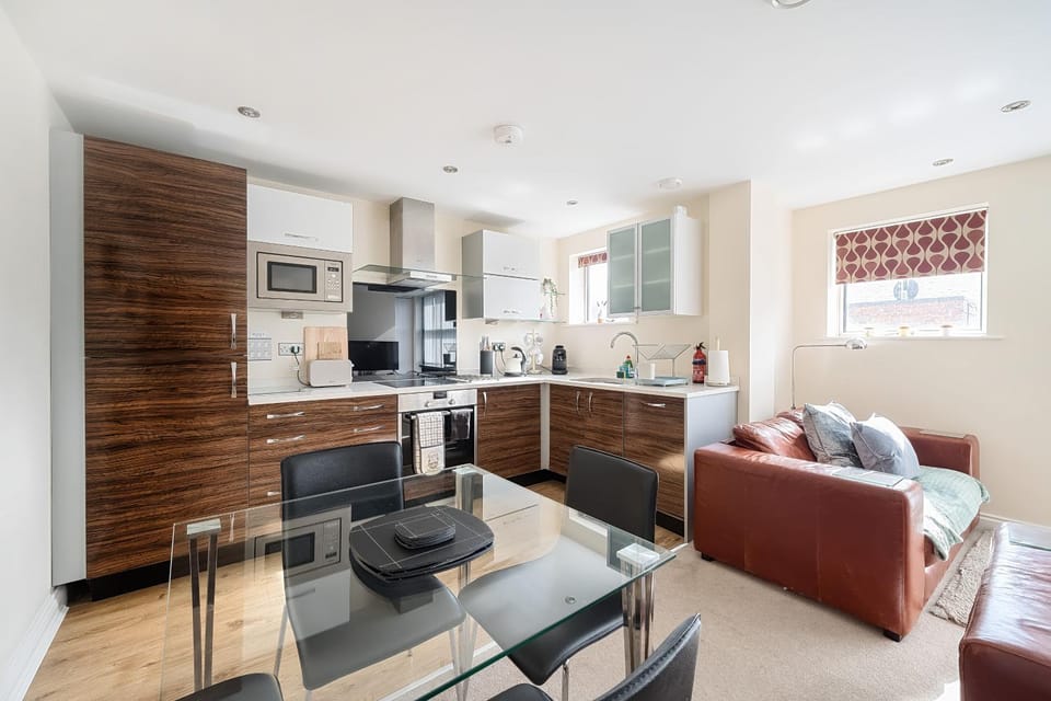 Kitchen or kitchenette, Seating area, Dining area