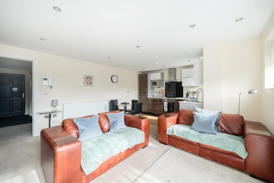 Kitchen or kitchenette, Living room, Seating area