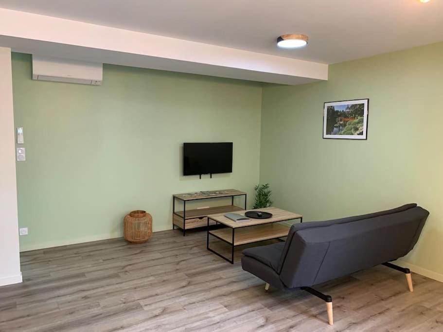TV and multimedia, Living room, air conditioner