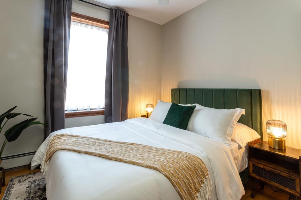 Bed, Photo of the whole room