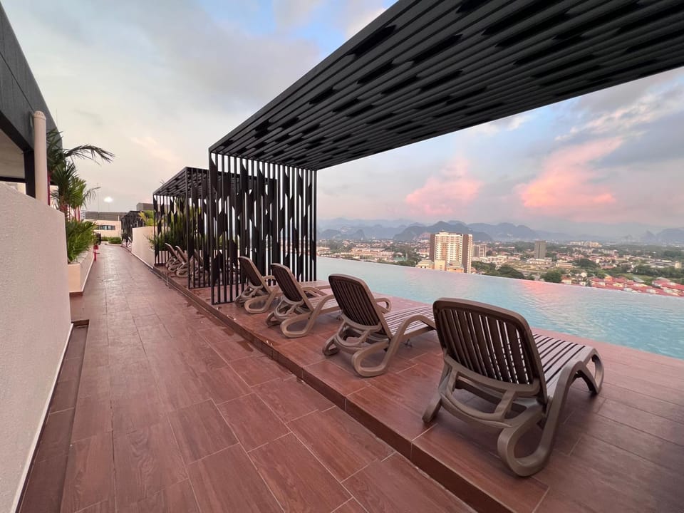 Day, Natural landscape, View (from property/room), Balcony/Terrace, Pool view, Swimming pool, sunbed