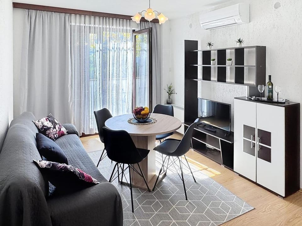 Living room, air conditioner