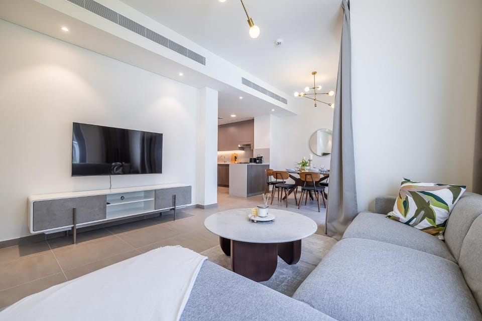 Exclusive Spacious Villa I Garden I Maid Room House in Dubai