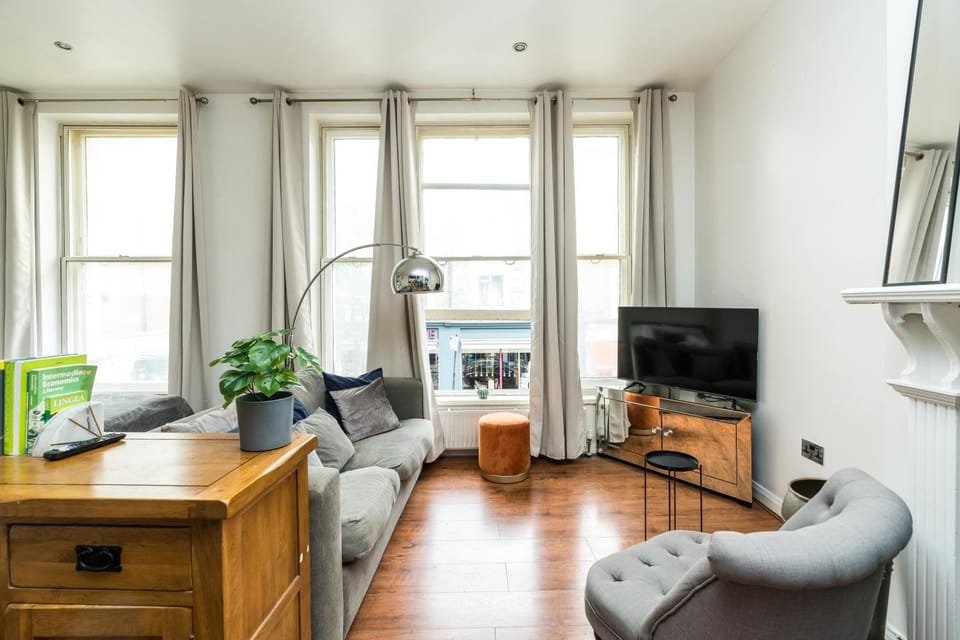 Communal lounge/ TV room, Living room