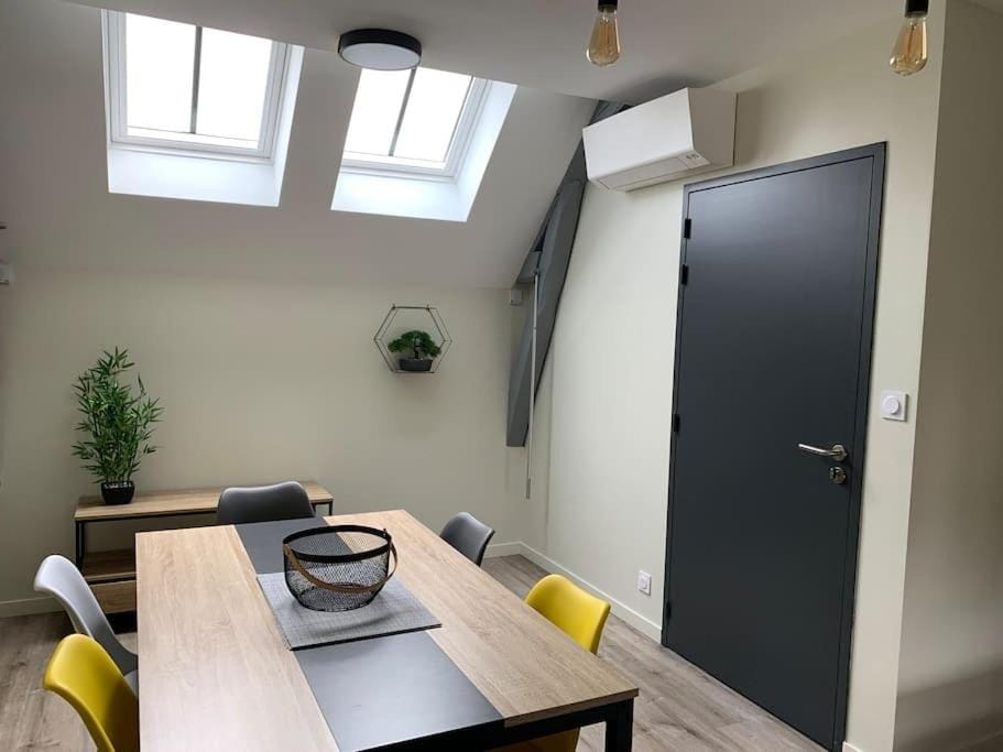 Dining area, air conditioner