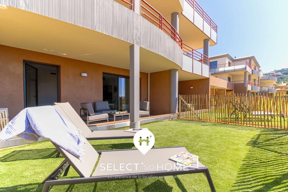 Property building, Patio, Spring, Day, Garden, View (from property/room), Garden view, sunbed