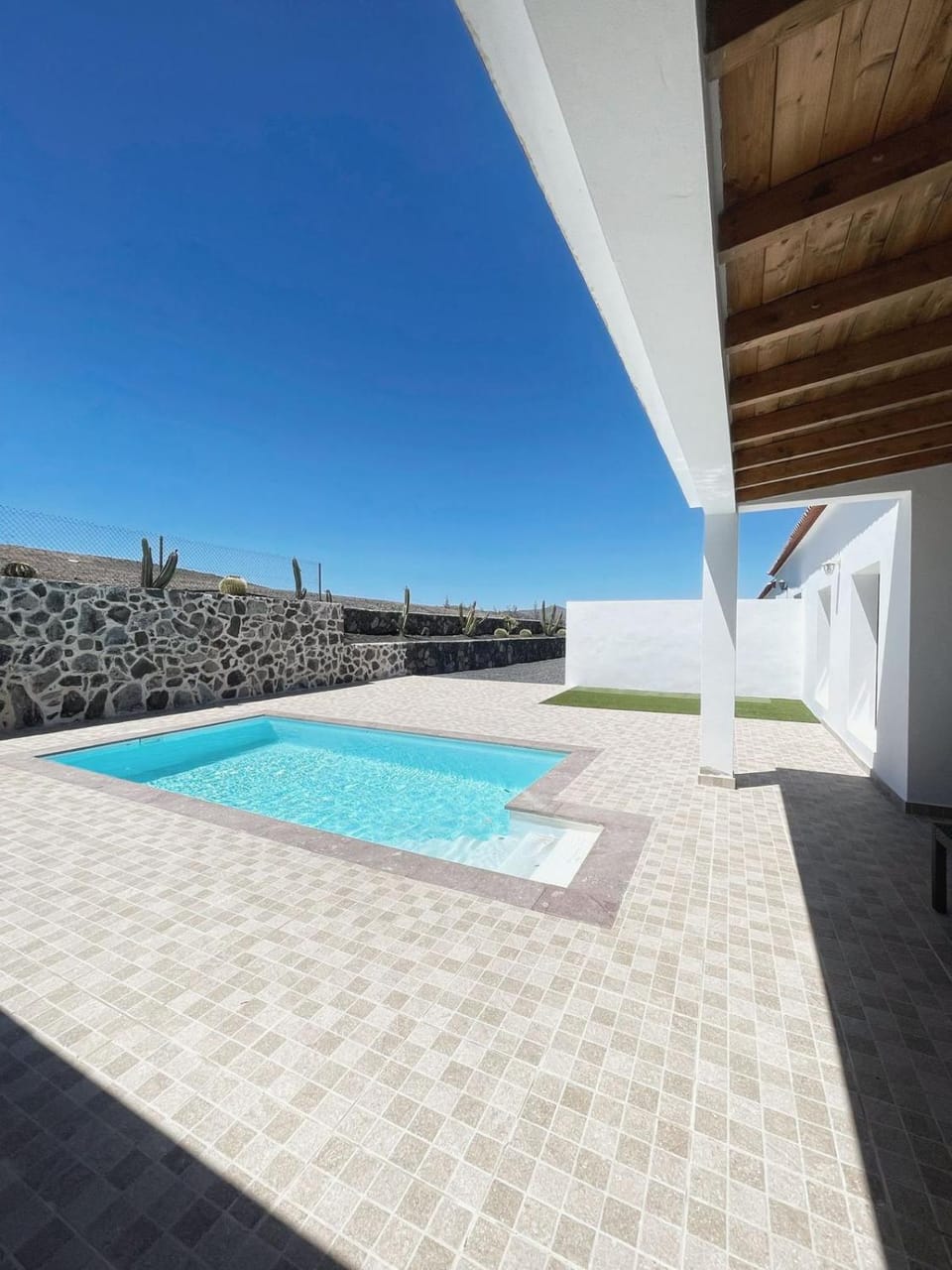 Balcony/Terrace, Swimming pool
