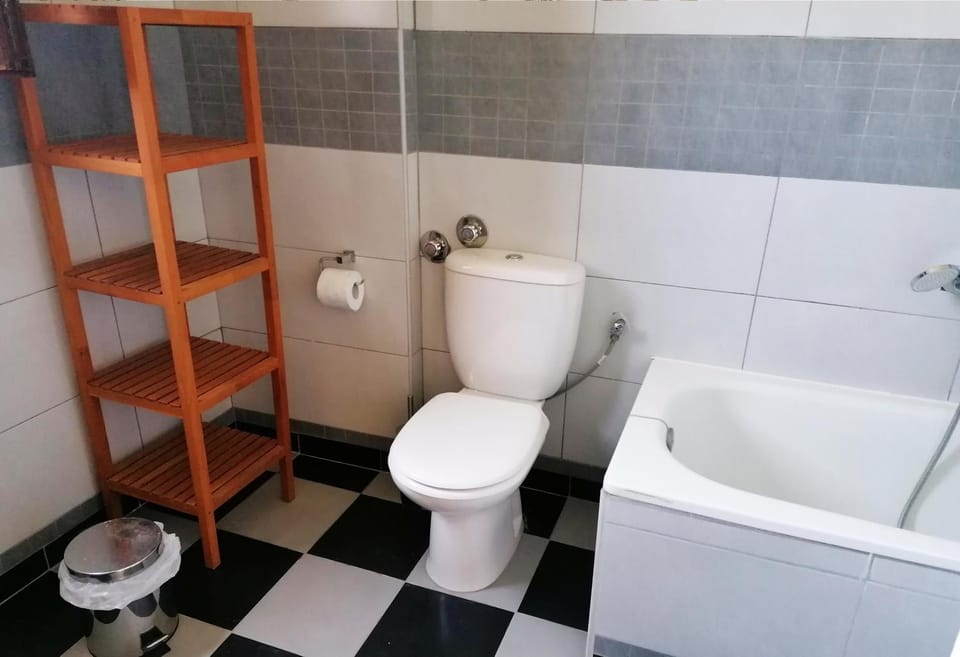 Shower, Toilet, Bathroom, Bath