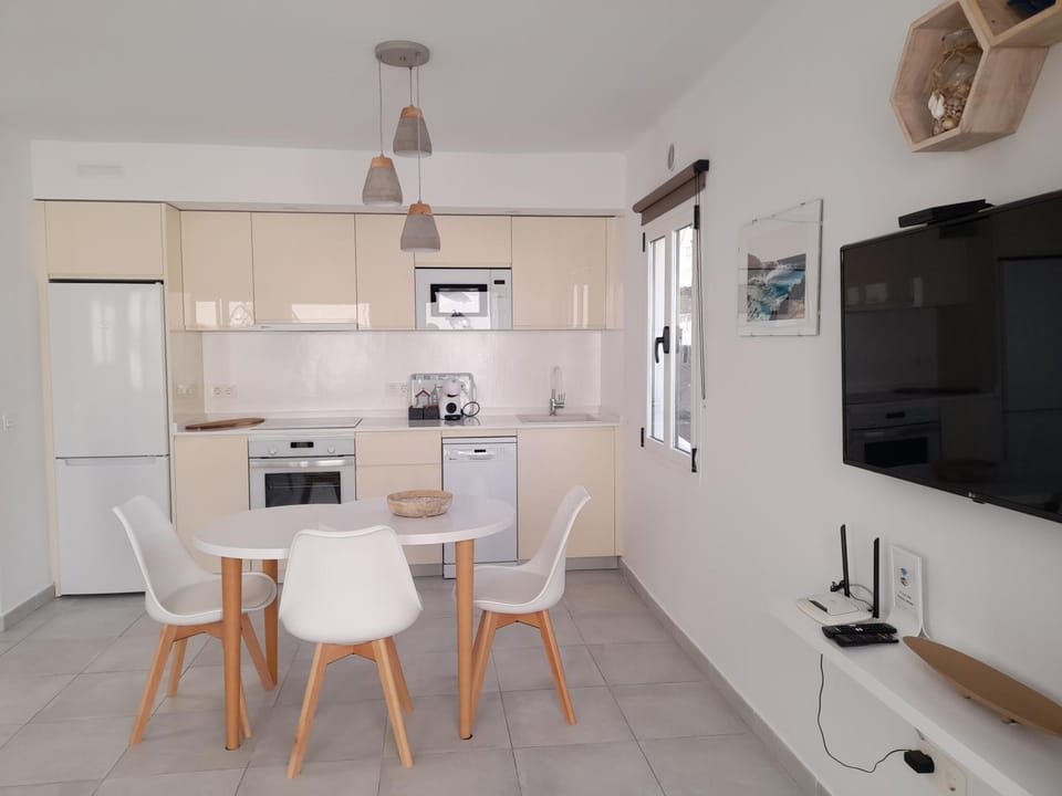 Bungalow Paseo del Mar- PLAYA ROCA Residence sea front access - Free AC - Wifi Apartment in Costa Teguise