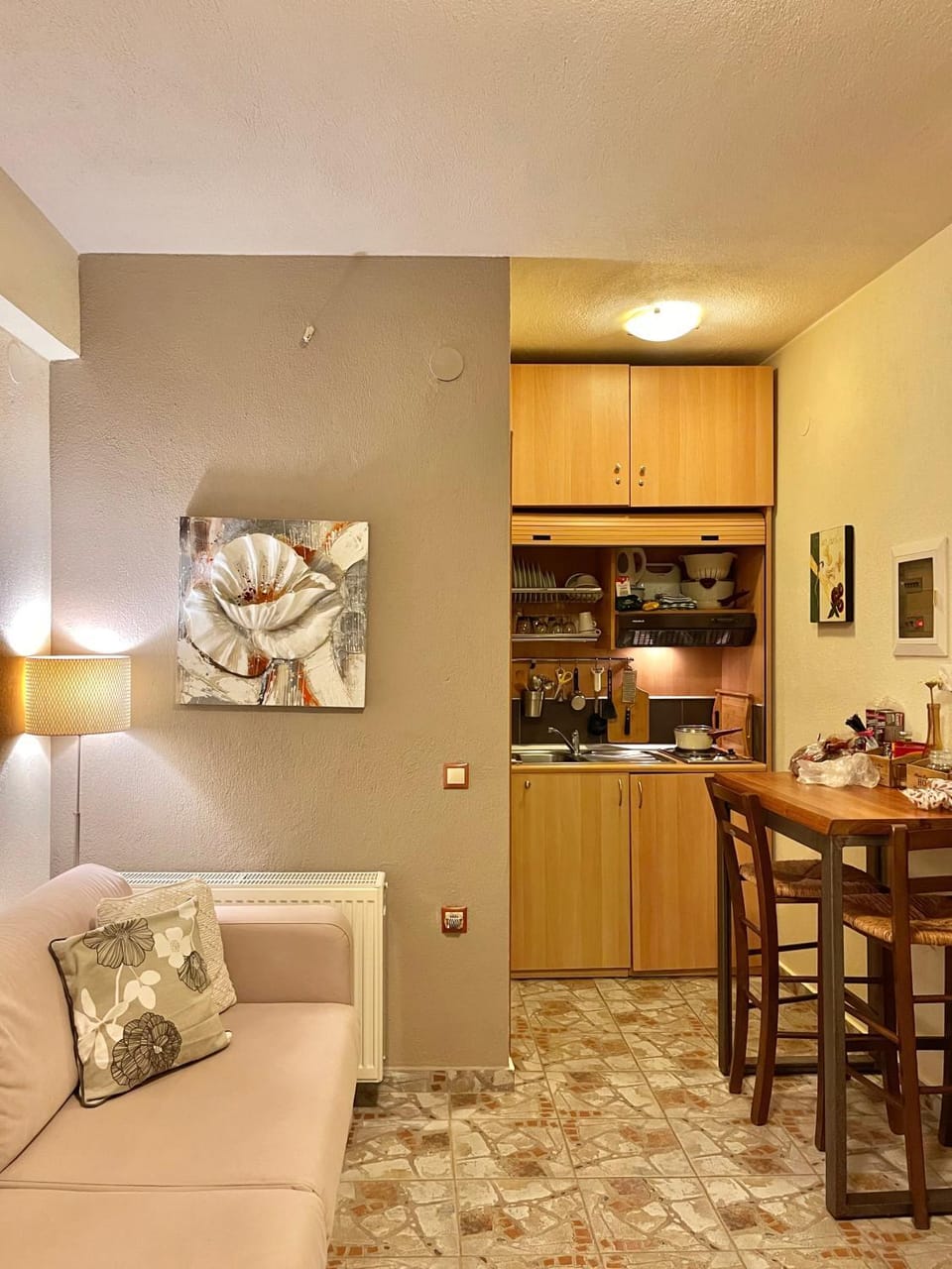 Kitchen or kitchenette, Living room