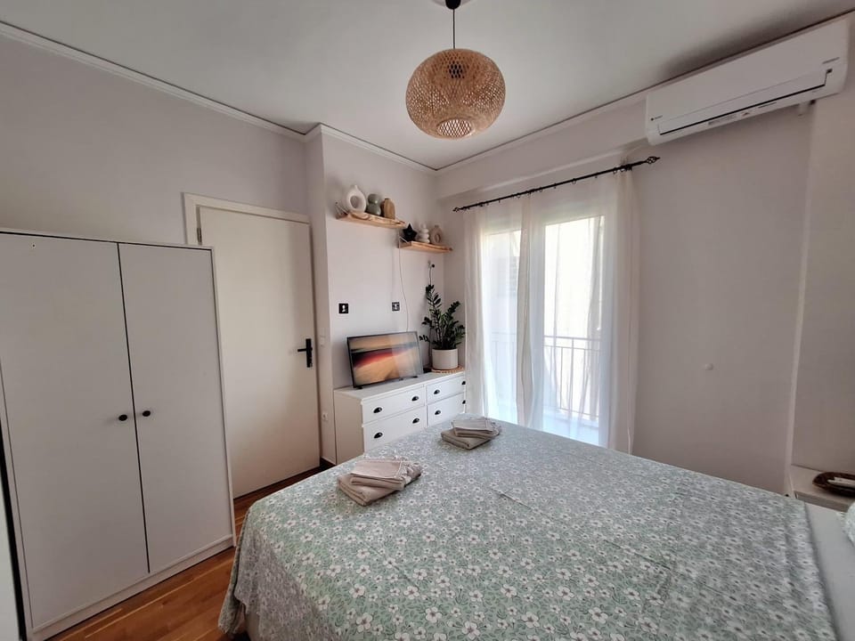 The Handcrafted Haven 2 min to Central Square Apartment in Peloponnese, Western Greece and the Ionian