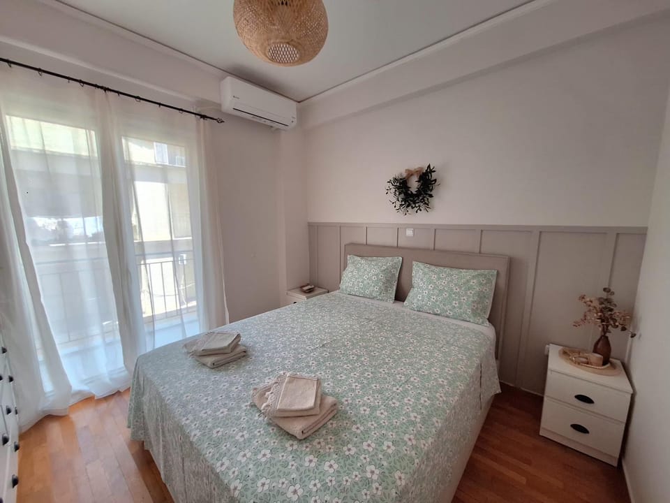 The Handcrafted Haven 2 min to Central Square Apartment in Peloponnese, Western Greece and the Ionian