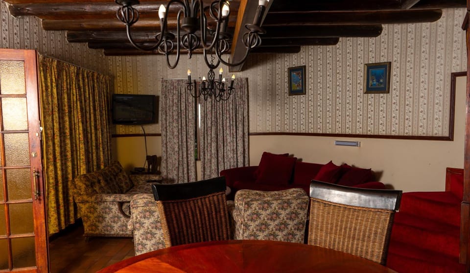 Manor House at Harties Lodge - Meerhof Chalet in Gauteng