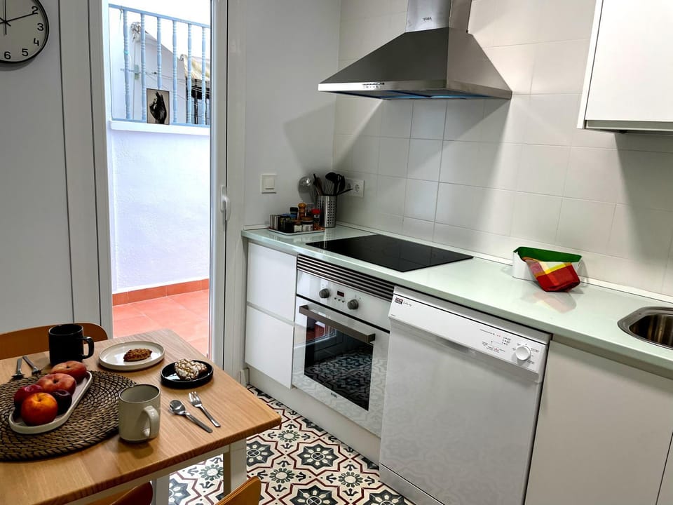 Kitchen or kitchenette, Food, pet friendly, stove