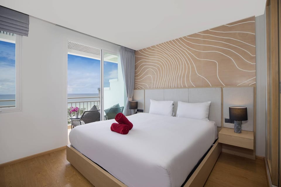 Bed, Balcony/Terrace, Bedroom
