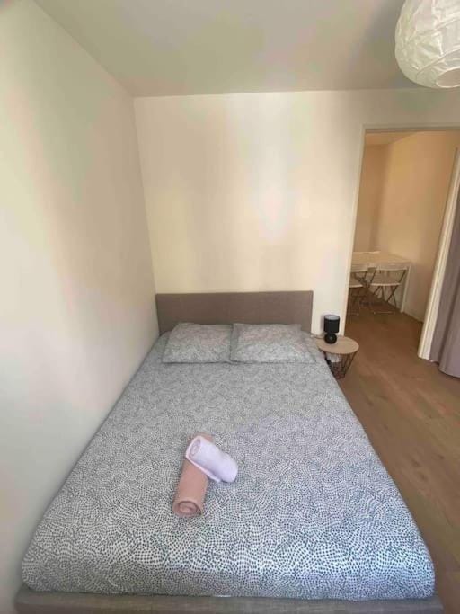 LE GARIBALDI-Grand appartement avec 3 chambres-Gare-Wifi Apartment in Béziers