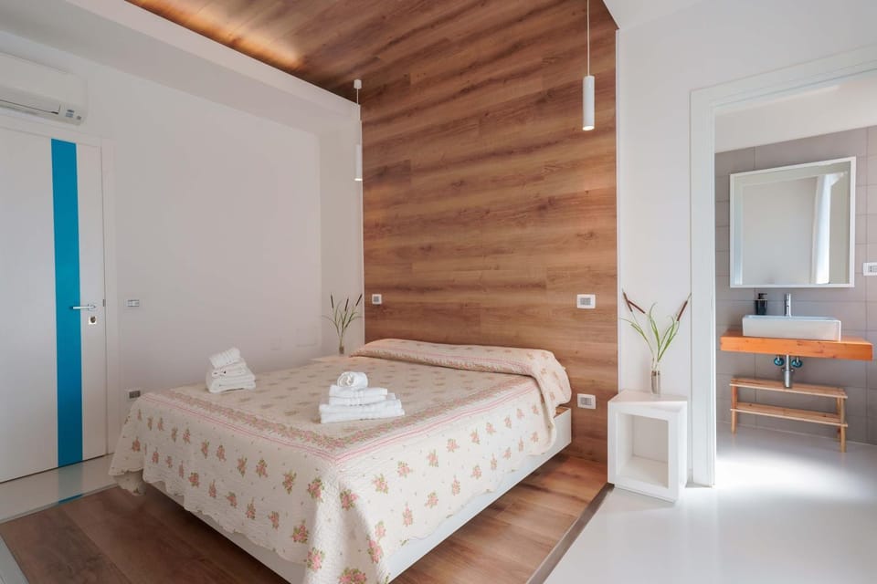 Bed, Photo of the whole room, Bedroom, towels, wardrobe, air conditioner
