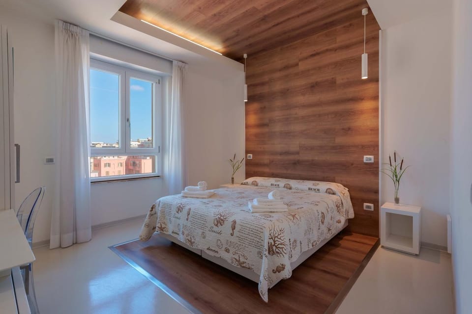 Bed, Photo of the whole room, Bedroom, towels, elevator, air conditioner