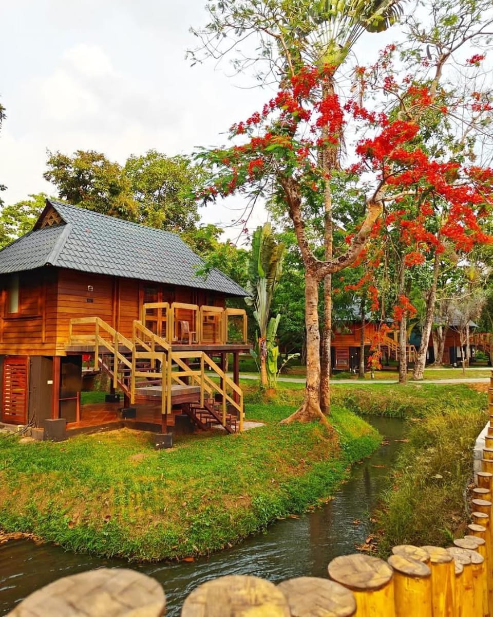 KTDC Water Scapes Resort in Kumarakom