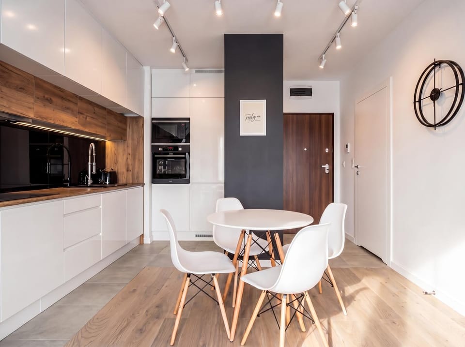 Kitchen or kitchenette, Seating area, Dining area, oven, pet friendly, stove