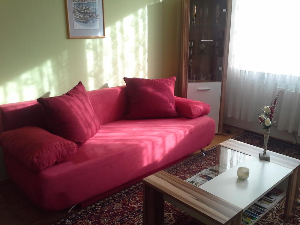 Living room, Photo of the whole room