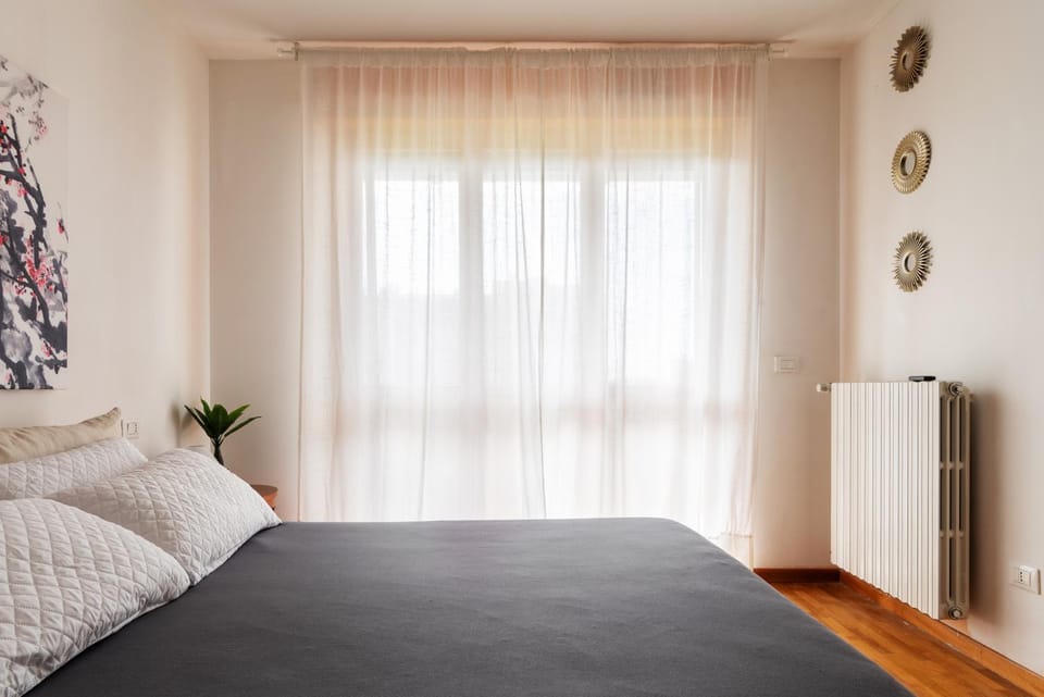 Bed, Photo of the whole room, Bedroom, internet