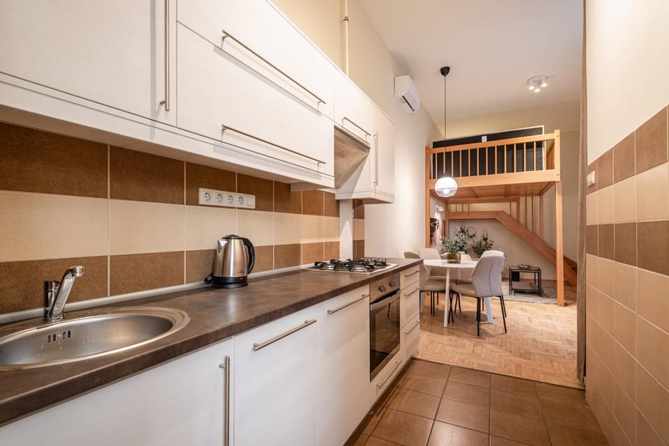 Coffee/tea facilities, Kitchen or kitchenette, Seating area, Dining area, dishwasher, pet friendly, stove