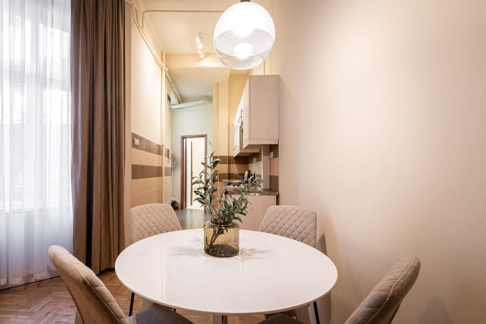 View (from property/room), Living room, Photo of the whole room, Seating area, Dining area