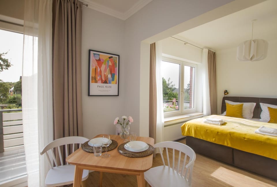 View (from property/room), Living room, Photo of the whole room, Seating area, Dining area