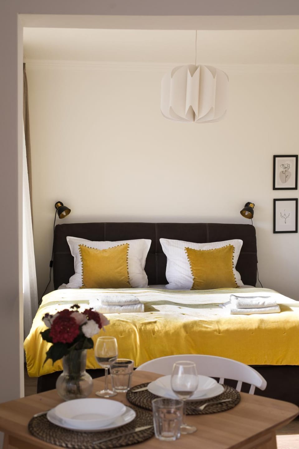 Bed, Photo of the whole room, Bedroom
