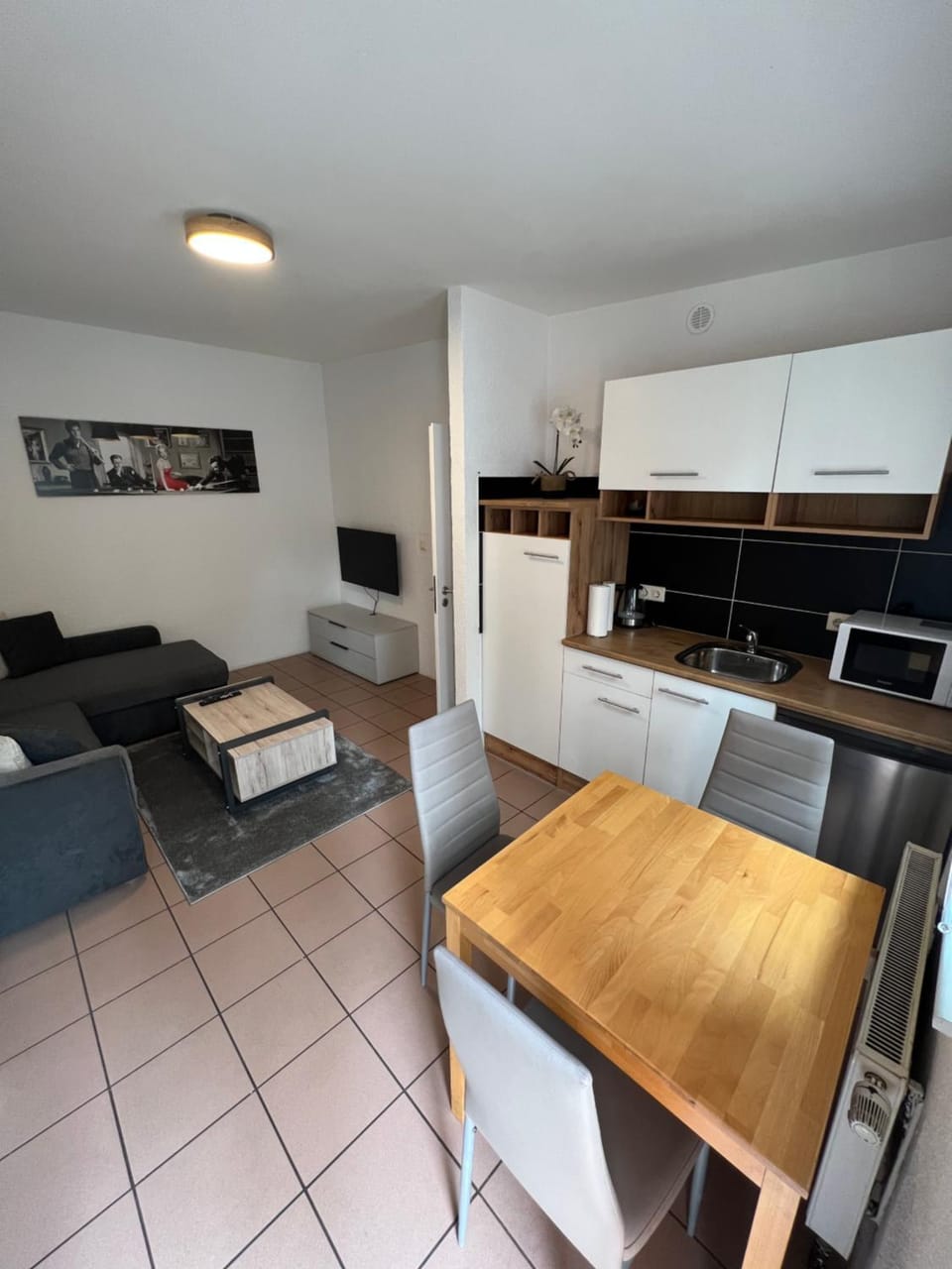 Seating area, Dining area