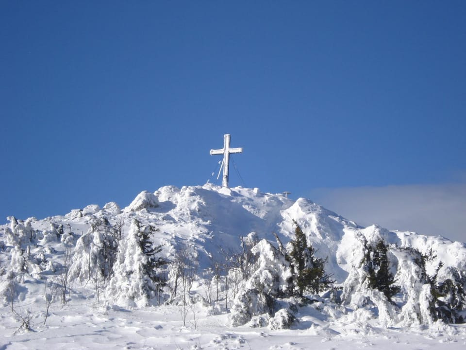 Nearby landmark, Natural landscape, Winter, Mountain view, Area and facilities
