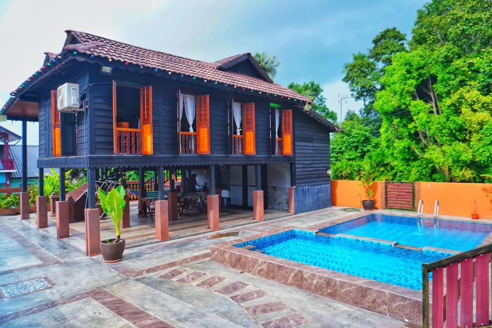 Property building, Swimming pool