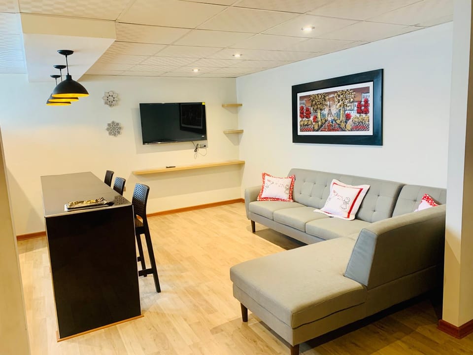 Apartamentos WANCA SUITES para 4, 5 y 6 huéspedes cochera muy cerca al Centro Apartment in Huancayo