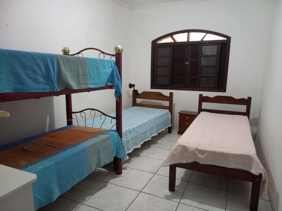Bed, Photo of the whole room, Bedroom, bunk bed