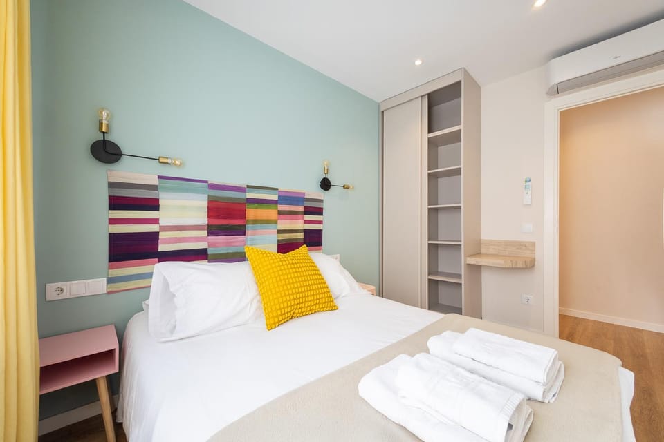 Bed, Photo of the whole room, Bedroom, towels, wardrobe