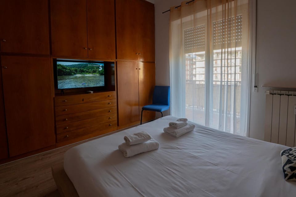 TV and multimedia, Bedroom, locker, wedding