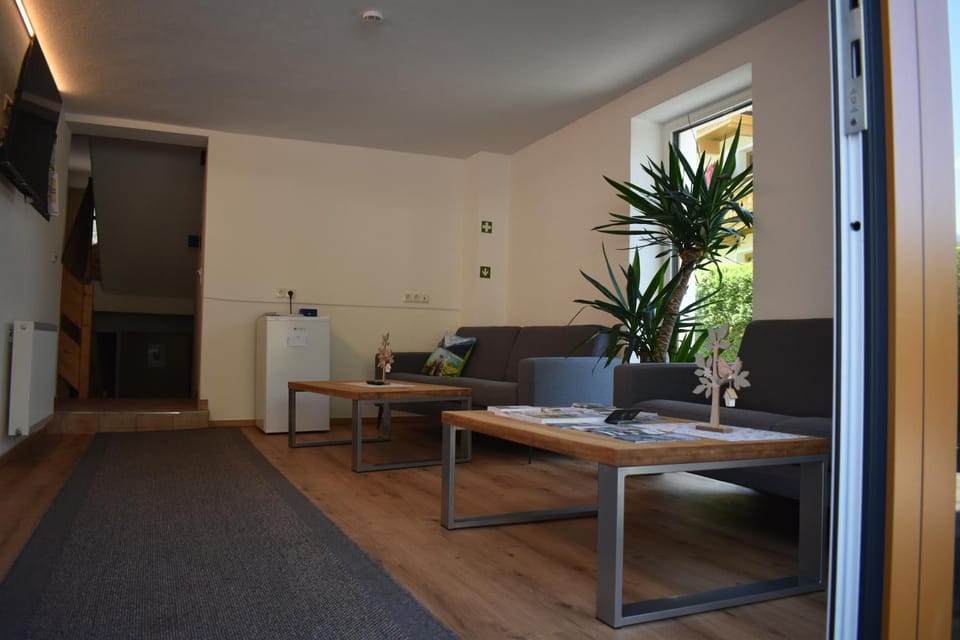 Communal lounge/ TV room, Seating area